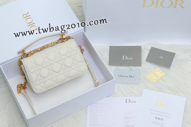 Dior专柜2024新款迪奥高仿原单小牛皮Cannage藤格纹珍珠包斜挎包 djfk1665